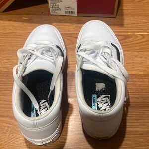 Vans shoes old school true white size 7.5 men 9.0 women